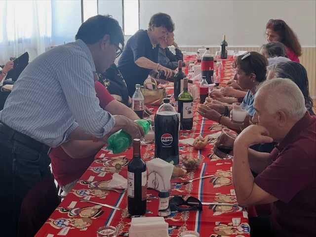 ¡Comenzamos a vivir las Fiestas Patrias como nos gusta: en terreno y con nuestra gente! 🇨🇱

Grata celebración junto a la gran agrupación “14 de Agosto” de Antofagasta. Tarde de cueca, amistad y orgullo nortino para dar el vamos a este septiembre.

Gracias por la invitación y por mantener viva nuestra chilenidad.

 ¡Que viva Chile y que viva nuestra Región!

#FiestasPatrias #Antofagasta #EstebanVelasquez #Septiembre